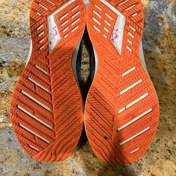 Brooks levitate 5 size 11.5 - Picture 10 of 10